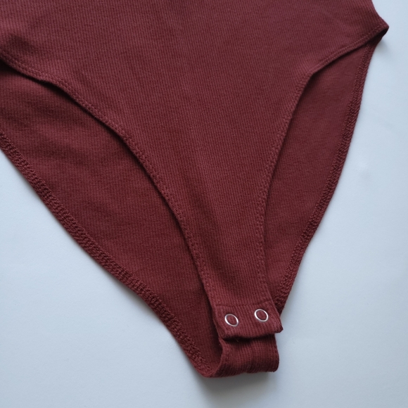 Forever 21 Ribbed Turtleneck Sleeveless Bodysuit - Picture 3 of 8